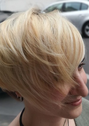  Damenfrisur Styling Color Kurzhaar Asymetrisch 