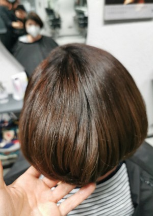  Damenfrisur Color Bob Glattes Haar 